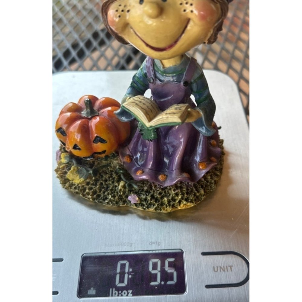 Smiling Witch Bobble Head Ceramic Figurine w/Pumpkin Multicolored 6" Tall - Picture 10 of 10